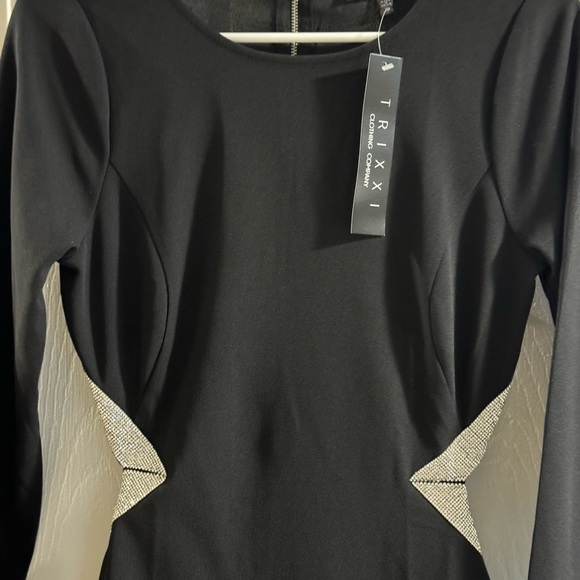 Backless dress - Picture 9 of 13